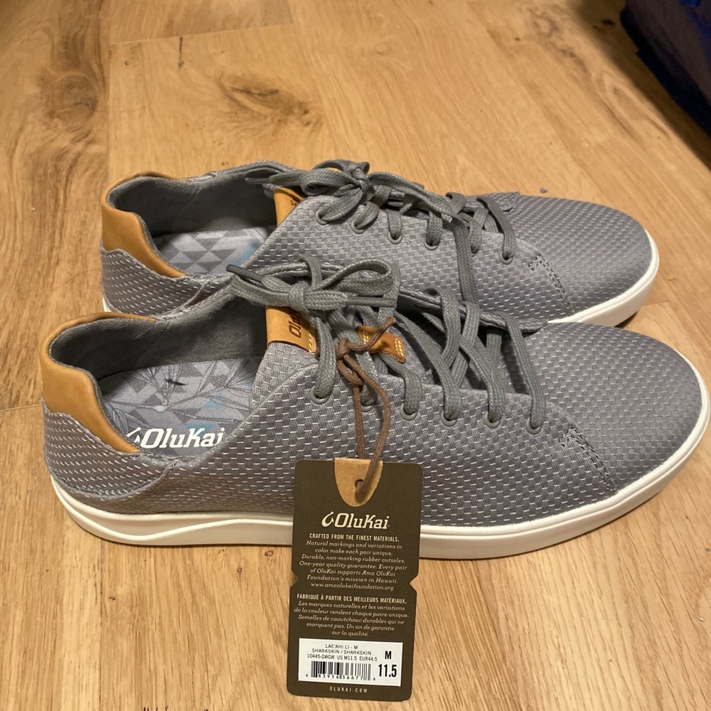 Olukai men’s sneakers